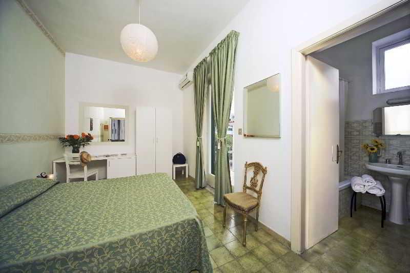 Villa Diana - Beach & Rooms Ischia Zewnętrze zdjęcie