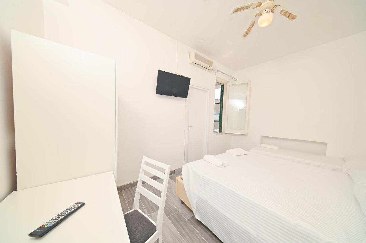 Villa Diana - Beach & Rooms Ischia Zewnętrze zdjęcie